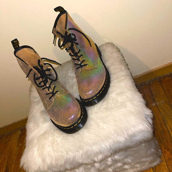 Dr. Martens 1460 Rainbow Ray 🌈 - Picture 1 of 6